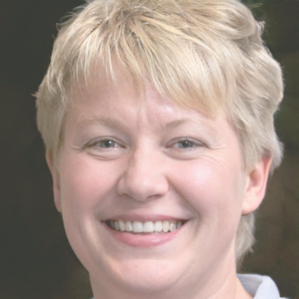 Portrait professionnel de Camille Dubernet, conseillère financière experte